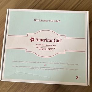 🛑 SOLD 🛑 NIB American Girl/Williams Sonoma Madeleine Baking Set